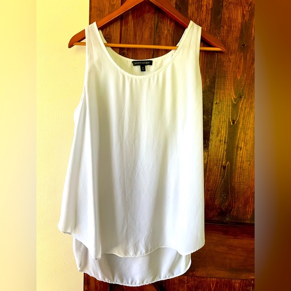 Banana Republic White sleeveless top - Picture 1 of 3